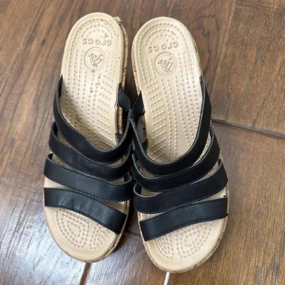 Crocs A-Leigh Cork Wedge Sandals Black Leather Straps Women's 6 Beach Resortwear